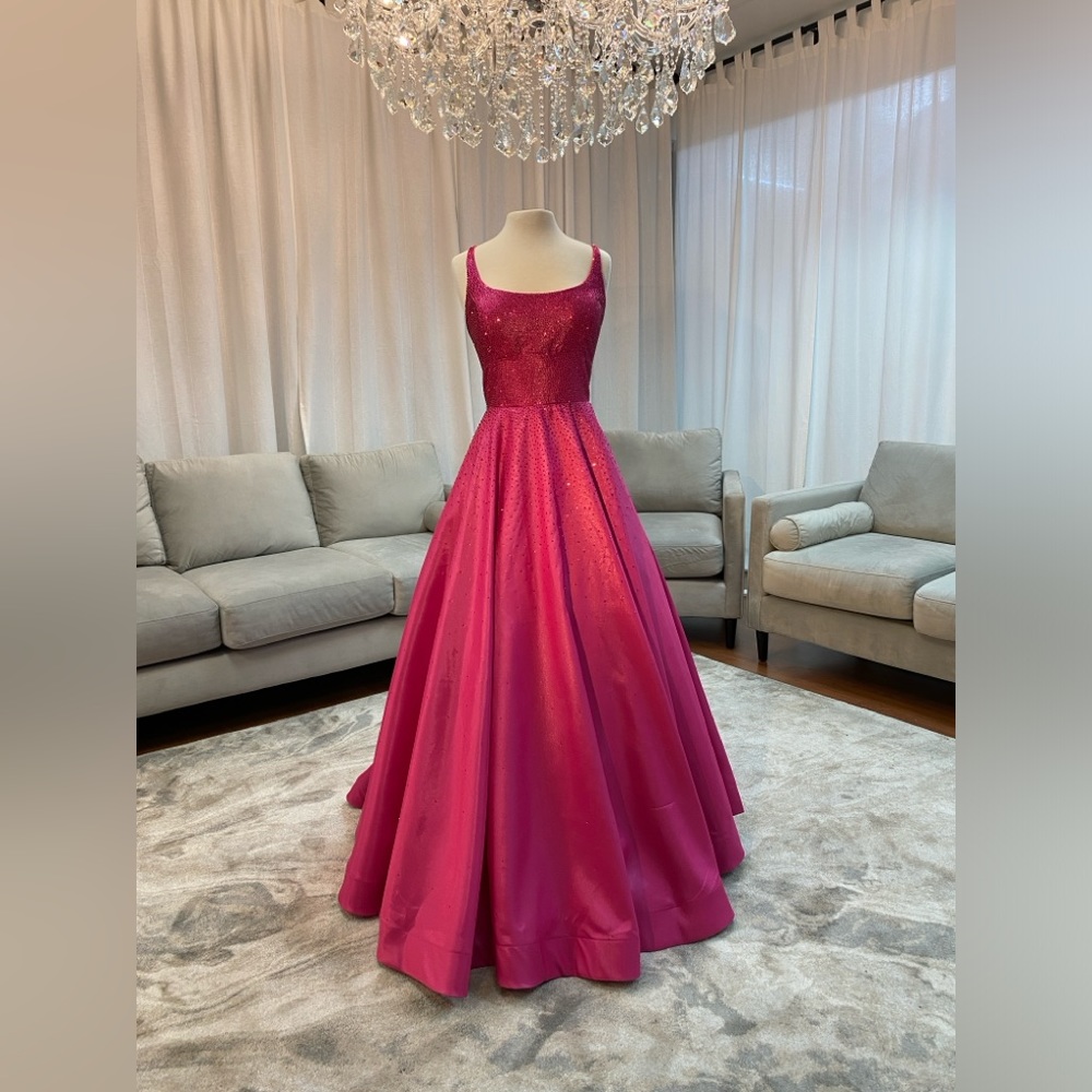 White Magnolia Prom dress. Size 16. Fuchsia.